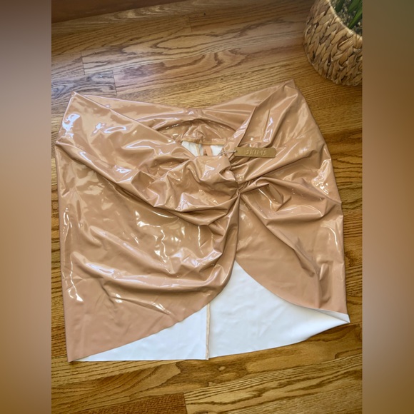SKIMS 4X patent textured bikini story sarong mini skirt Color: Ochre - Picture 2 of 5